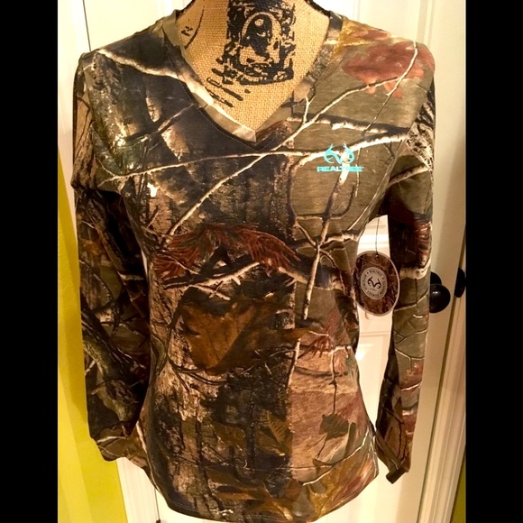 Realtree Tops - NWT Realtree  Camo Long Sleeves Tee Size Small